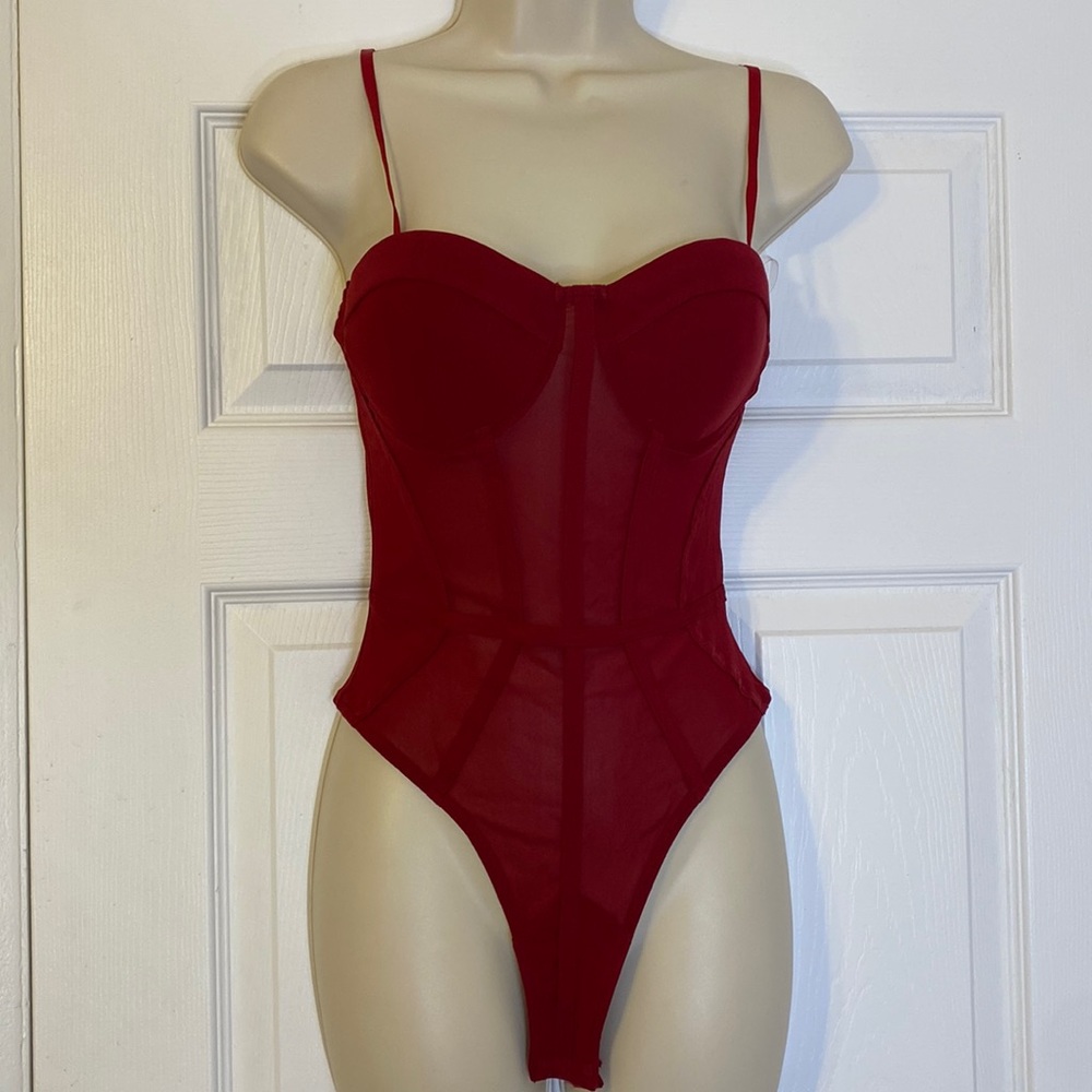 KAYLEE KOLLECTION MESH BODYSUIT SIZE SMALL